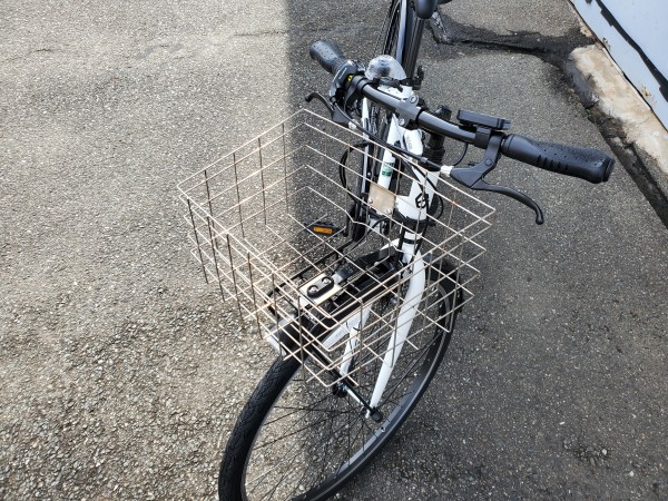 籠を取り付けた自転車