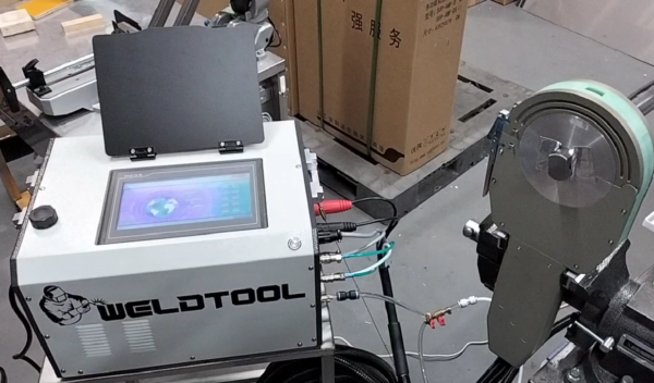 自動パイプ溶接機