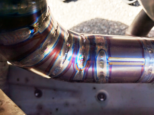 酸化気味チタンマフラー