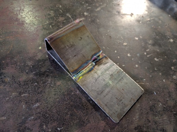 ステンレス穴あき溶接