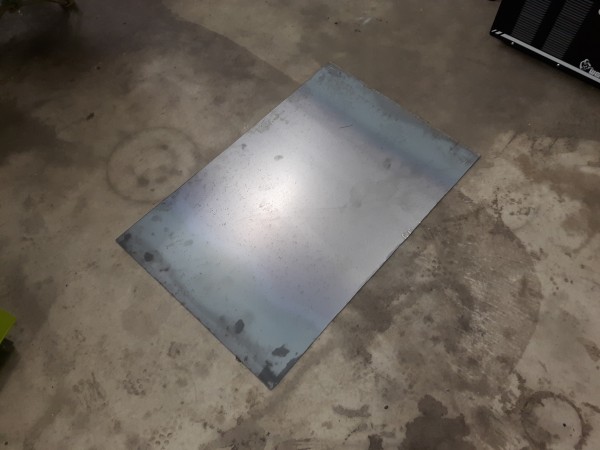 切断された鉄板