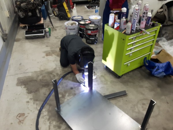 TIG溶接機で作業台の製作