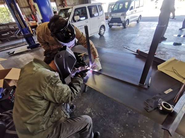 TIG溶接機を納品