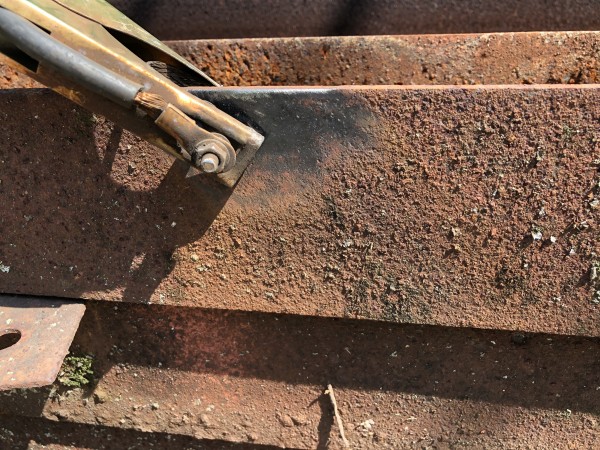 錆びアース先端