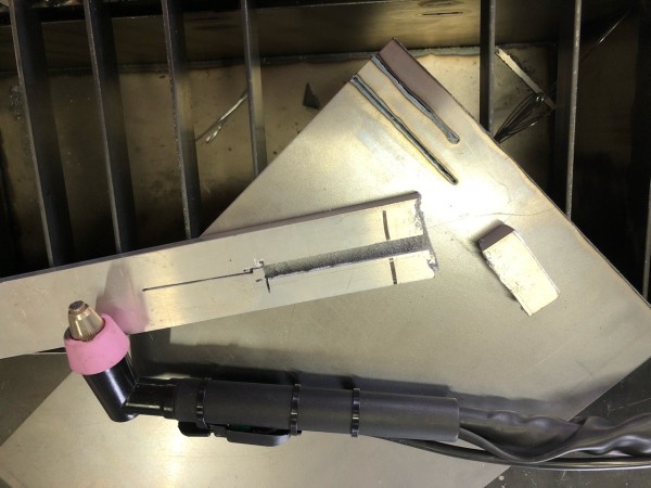 アルミ角パイプをプラズマ切断