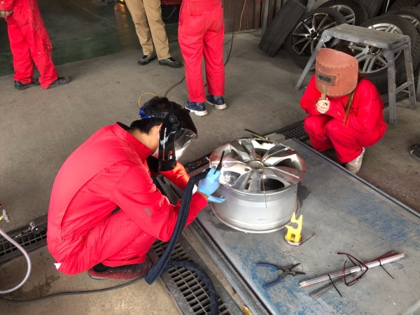 ホイールをTIG溶接