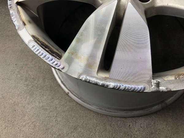 アルミホイールをTIGで肉盛り溶接