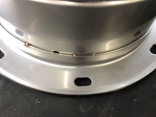 ステンレス1.0mmの煙突をマイクロTIGで仮付け