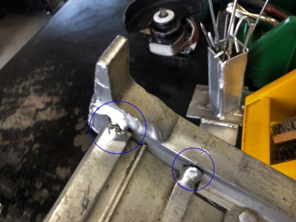 アルミスロープの溶接個所が剥がれた