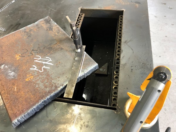 厚板25mmをプラズマ切断