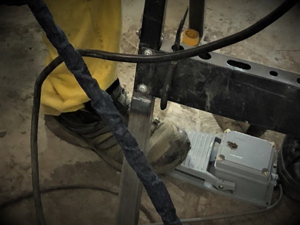 TIG溶接,フットスイッチ