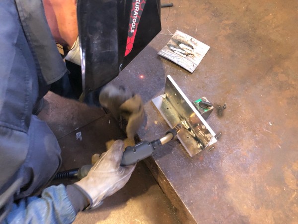 アルミ溶接,MIG溶接,半自動溶接機,アーク出し