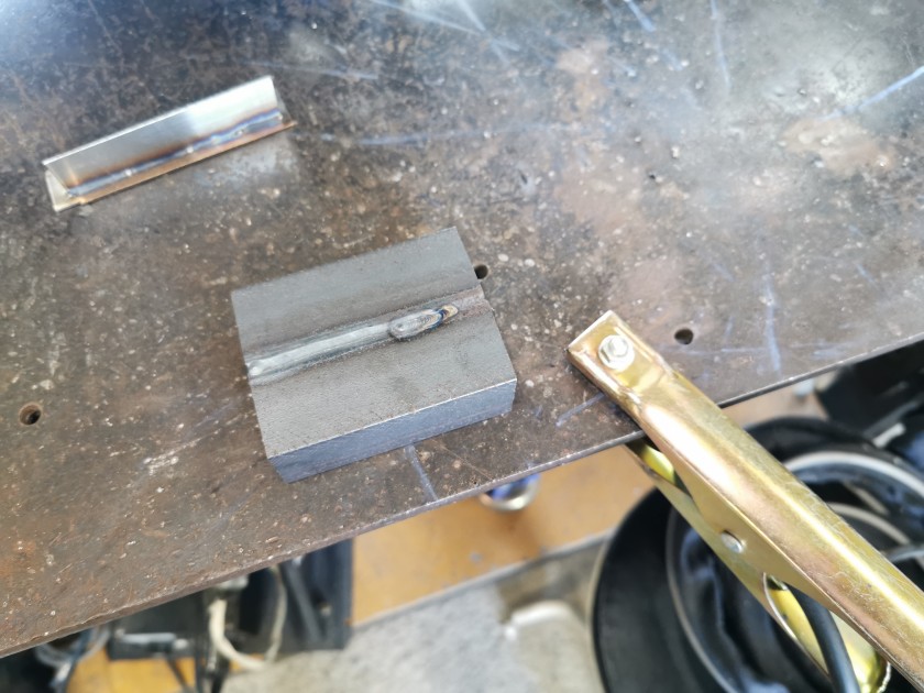 アースクリップ接続