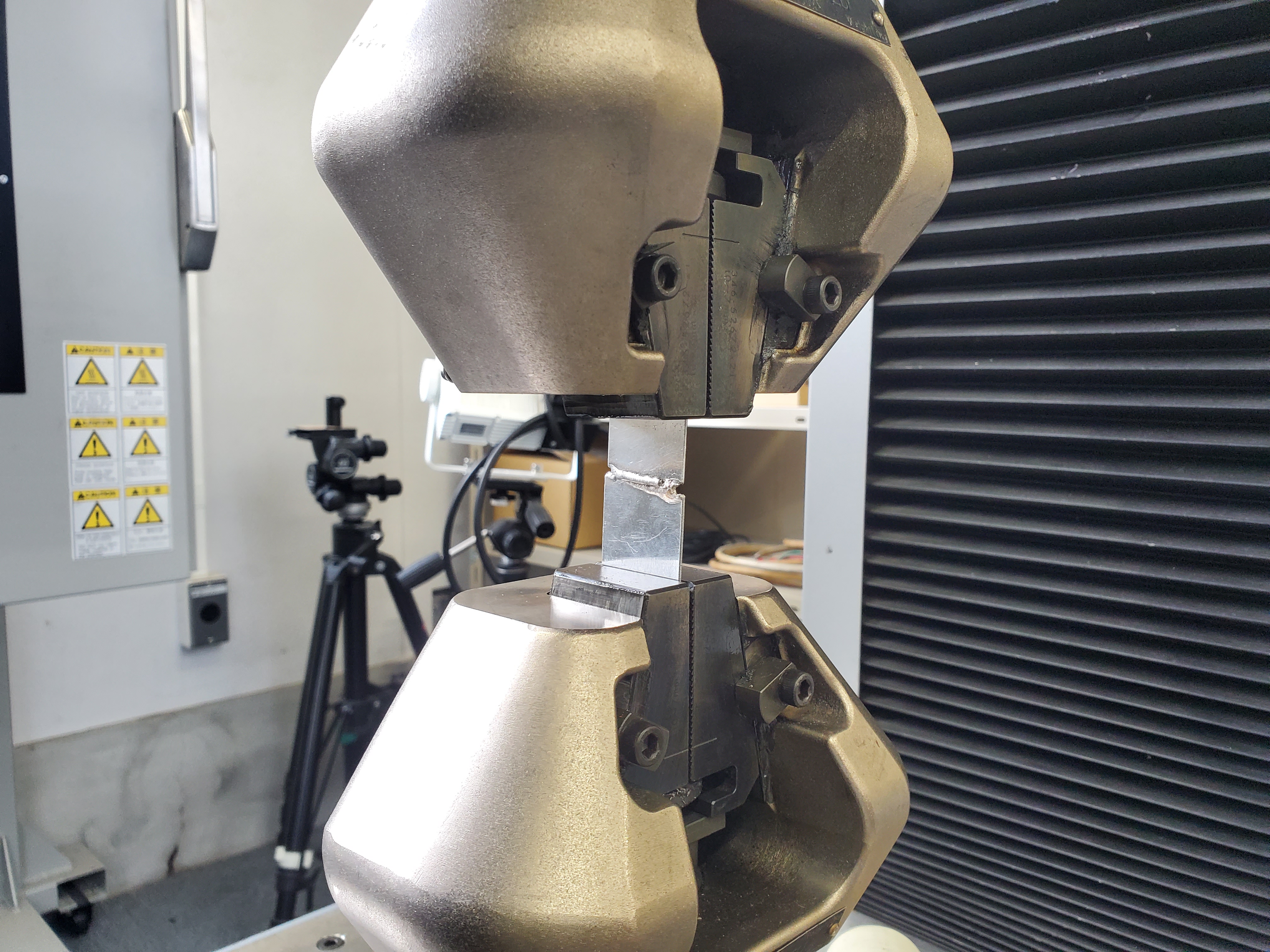 引張試験アルミ