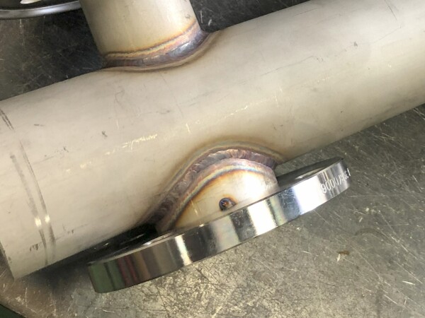 ステンレス配管を溶接