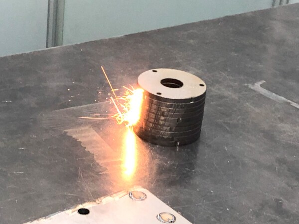 レーザークリーニングで酸化膜を除去