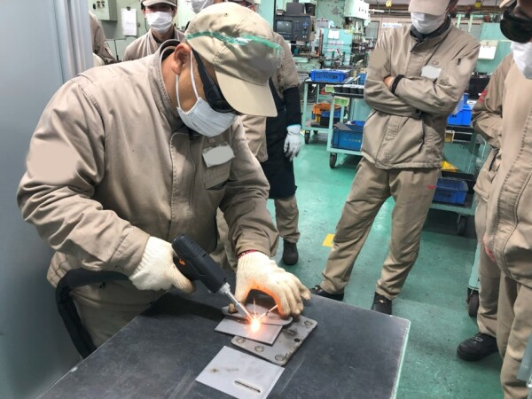 ファイバーレーザー溶接機 WT-FL2000で溶接