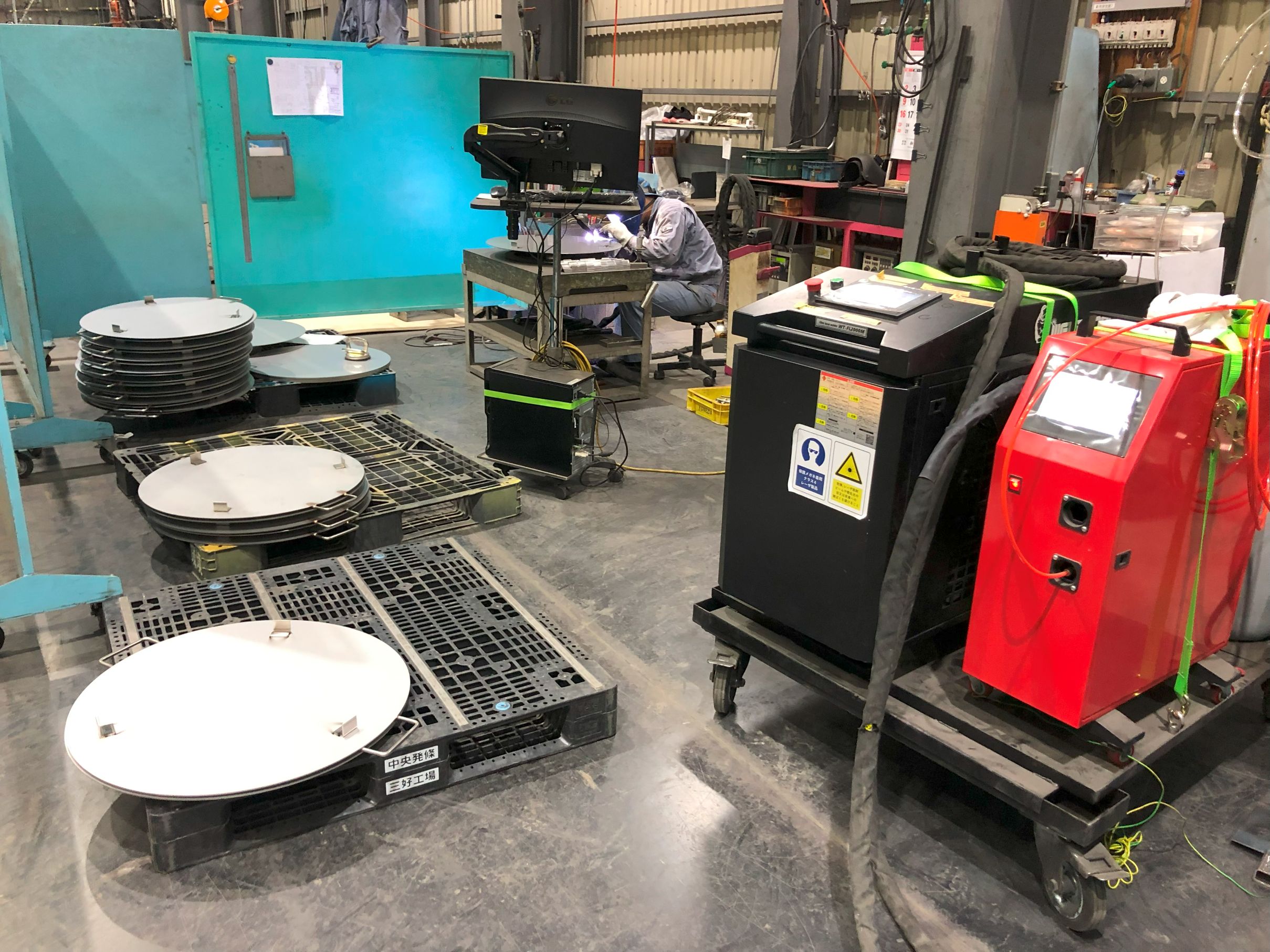 ファイバーレーザー溶接機を製缶・板金会社に納品