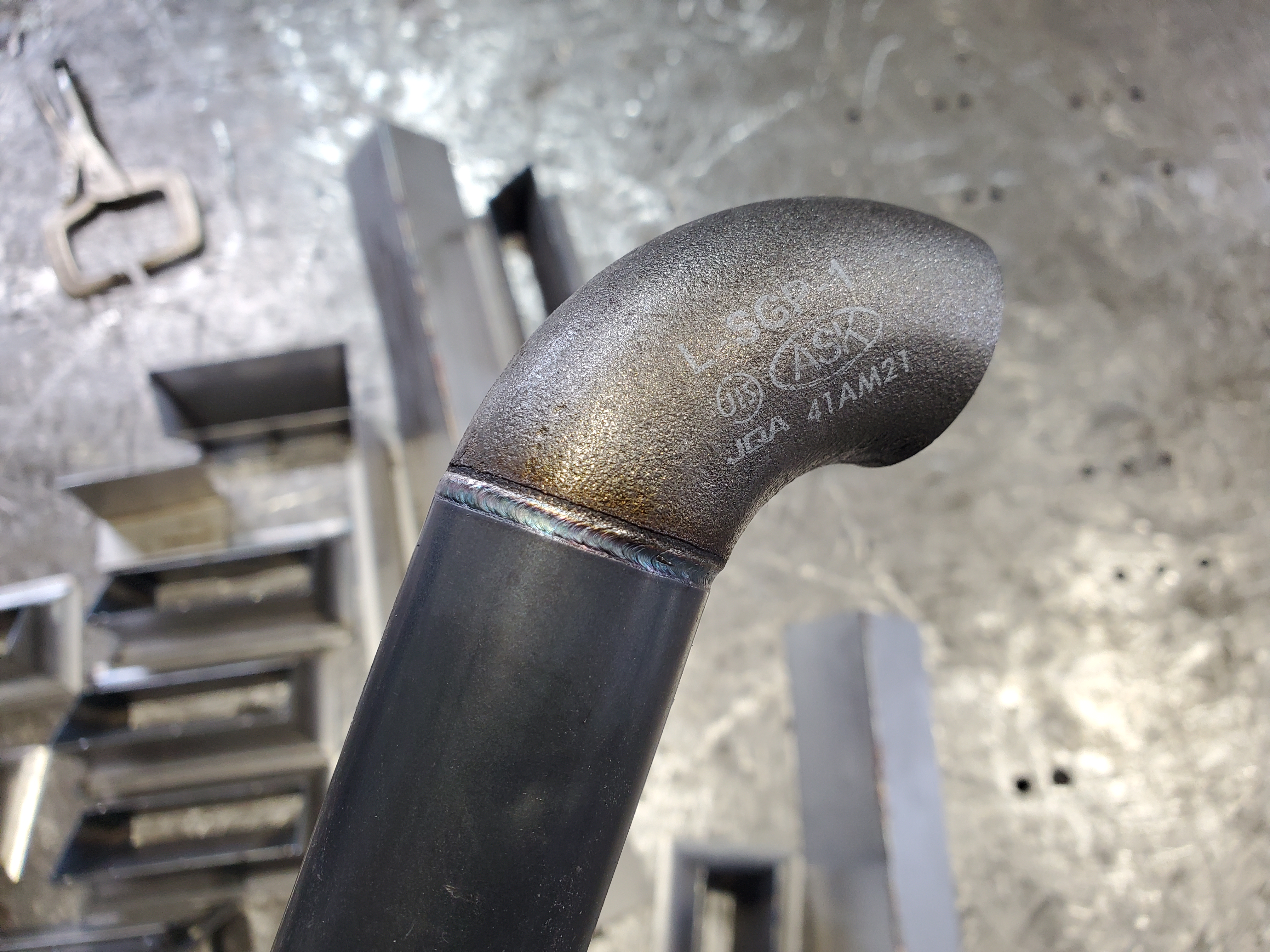 パイプとエルボをファイバーレーザー溶接